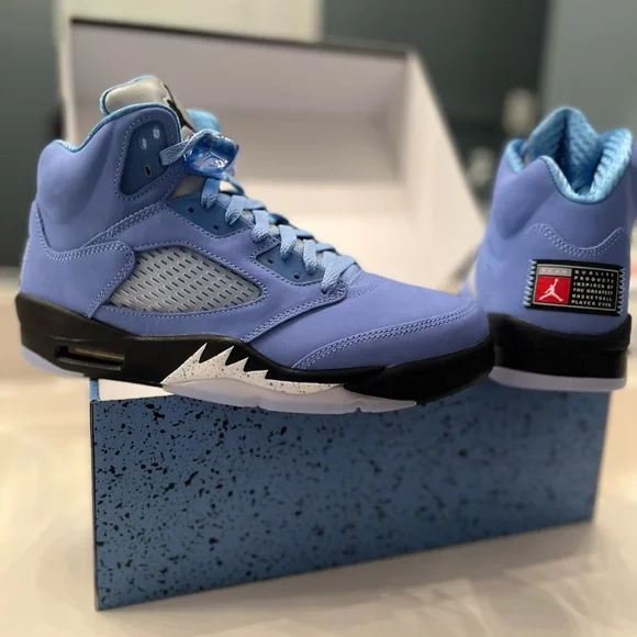 Jordan | Shoes | Jordan 5 Retro Unc University Blue Size 9  display picture 3